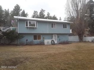 572 E Wentworth St, Newcastle, WY 82701