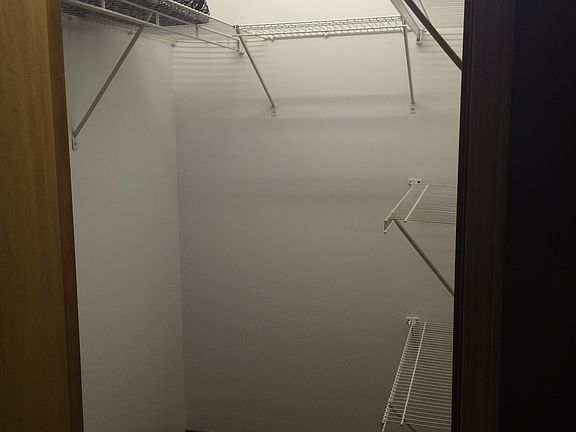 2nd walk in closet master 