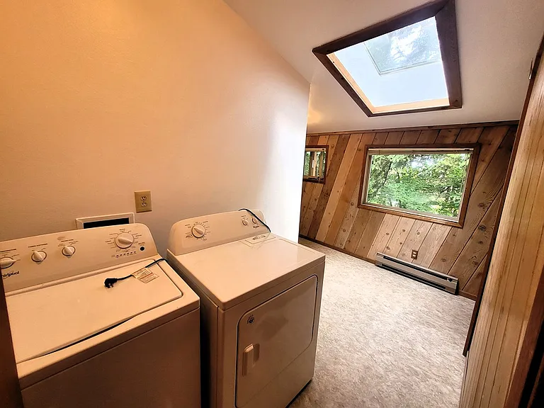 1327 Toledo St — Photo 21