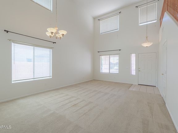 4th image of 1574 E ELAINE Drive