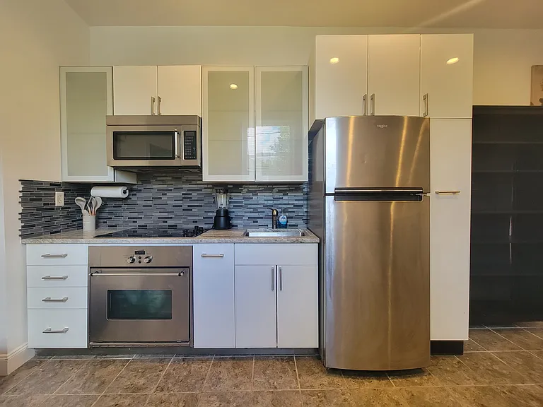 401 Madison St #2 — Photo 5