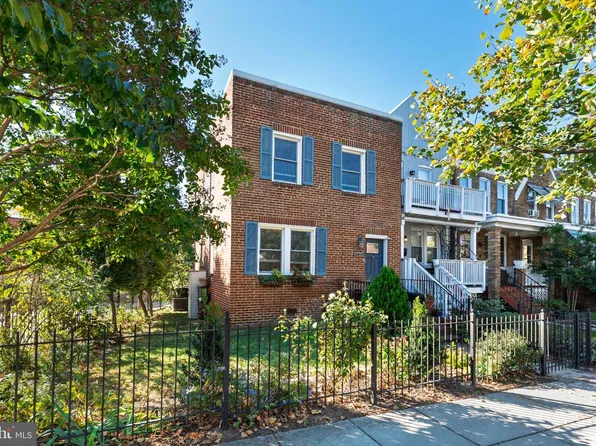 2415 E St NE, Washington, DC 20002