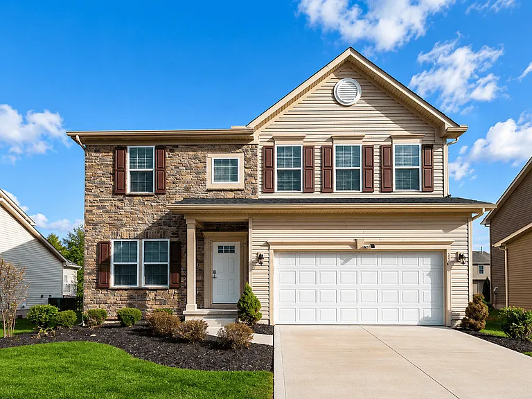 320 Ridgefield Dr — Photo 1