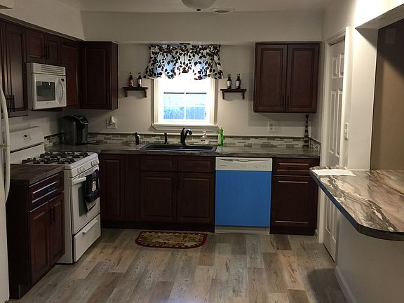 4th image of 406 E Jefferson St