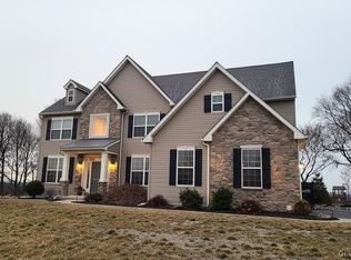 6733 Ryan Ct, Orefield, PA 18069