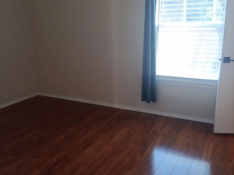 10404 Griffith Park Dr NE — Photo 13