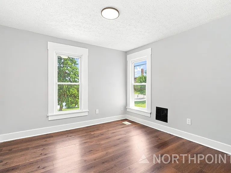578 Stewart Ave — Photo 13