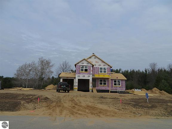 4th image of 9 Westwood Dr