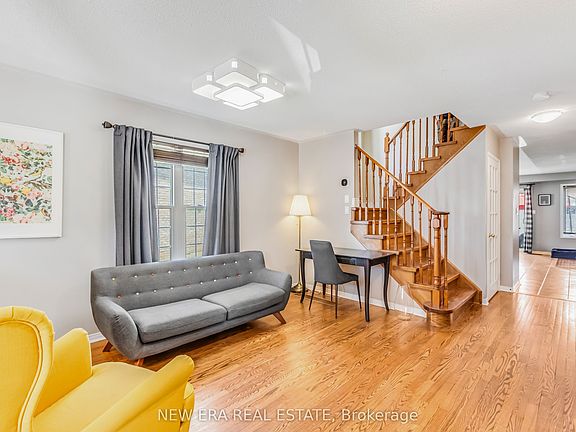 4th image of 11 Warnford Cir