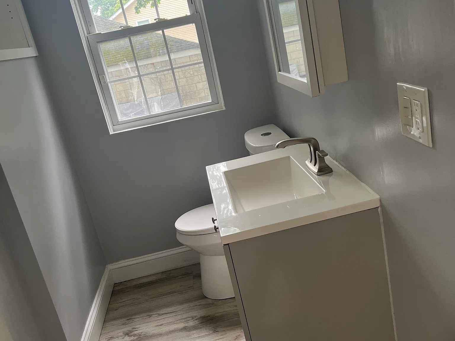 2 bed, 800 sqft, $2,000 — Photo 4
