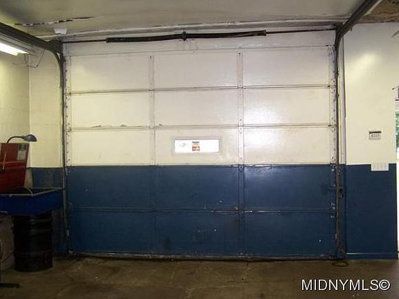 4th image of 938 Blandina St