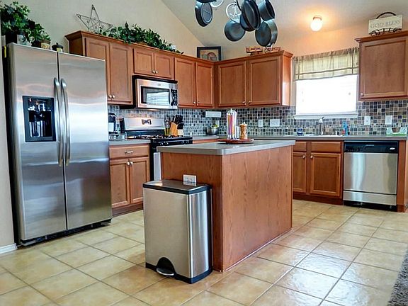 4th image of 1311 Colonial Manor Dr