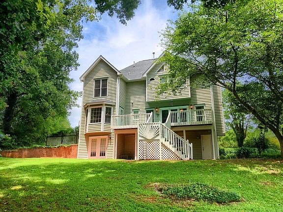 2nd image of 204 Plantation Dr