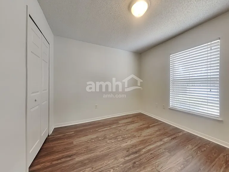 3460 Wentworth Cir W — Photo 16