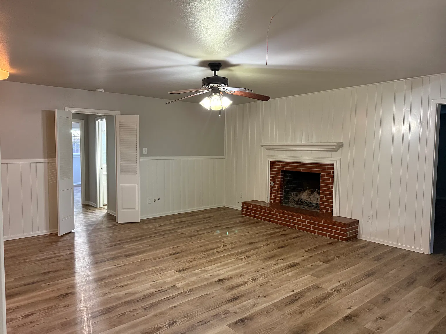 4 bed, 2378 sqft, $2,000 — Photo 3