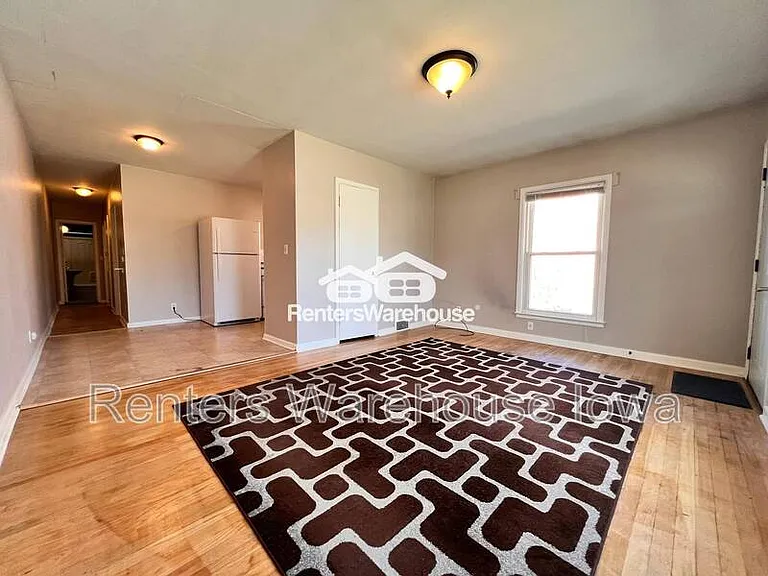 1144 Polk Blvd — Photo 3