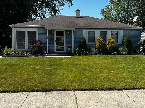 711 Manchester Dr, South Bend, IN 46615