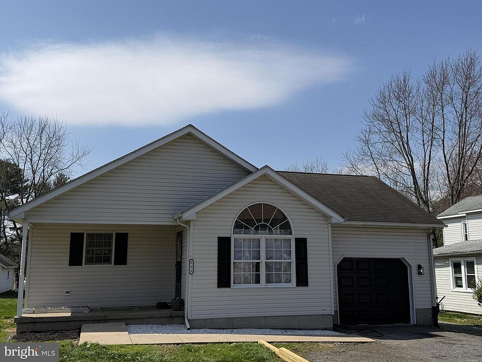 1st image of 213 Cherry Hill Rd