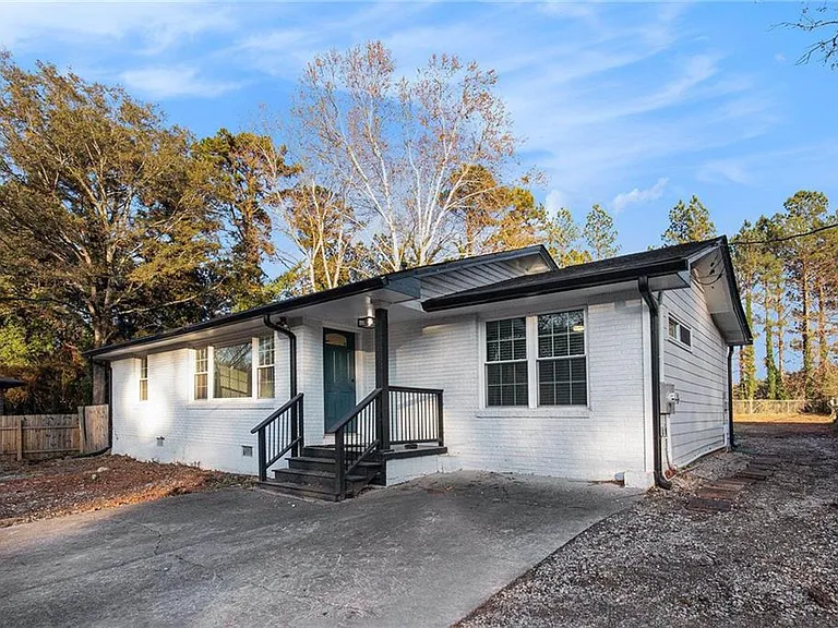 2105 Fellowship Rd — Photo 2
