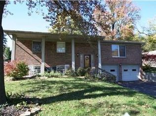 906 N 2nd St, Boonville, IN 47601