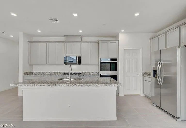 1550 Rock Kestrel St — Photo 3