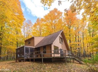 18631 Rocky Ct, Denmark, WI 54208