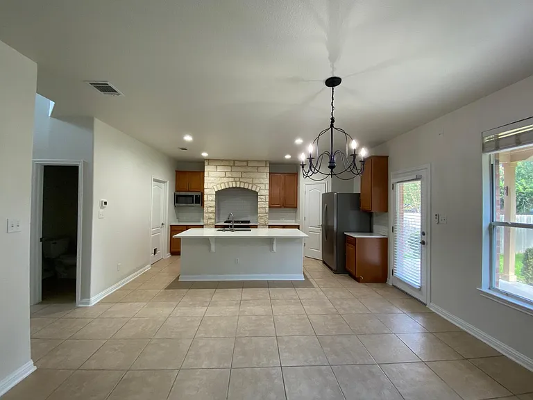 3806 Juniper Hills St — Photo 6