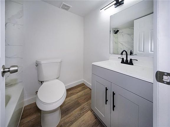 5th image of 1000 NW 95th Ter APT 203
