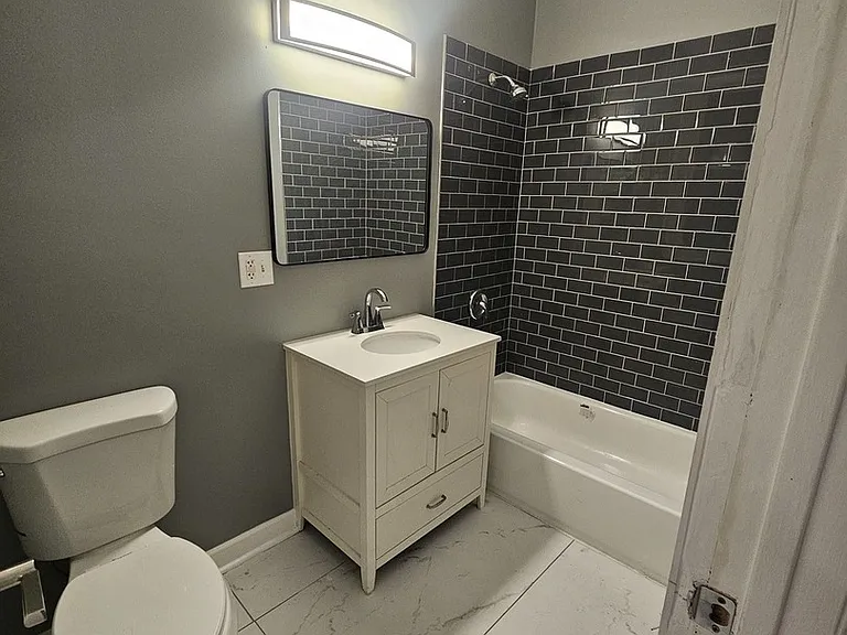 4749 S Prairie Ave #2 — Photo 5