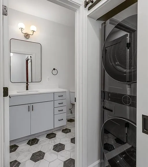 389 Saint Clair St #201 — Photo 6