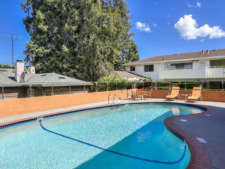 825 Menlo Ave #F — Photo 5