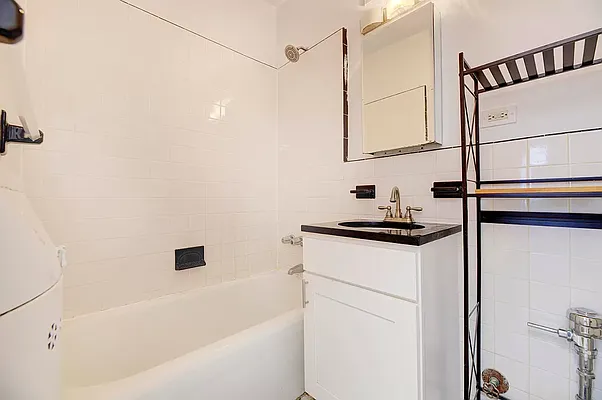 Rented by REAL New York | media 23