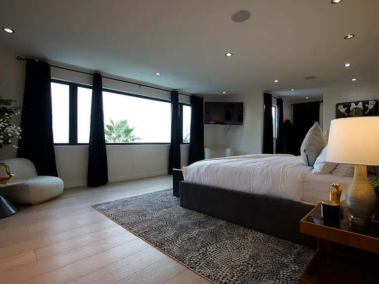 2260 Maravilla Dr — Photo 21