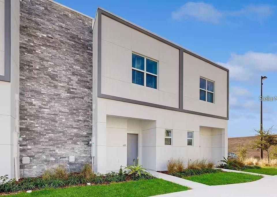 1st image of 609 TRIKOMO DRIVE