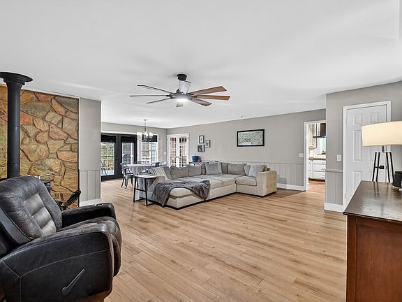 4th image of 111 Laurel Xing