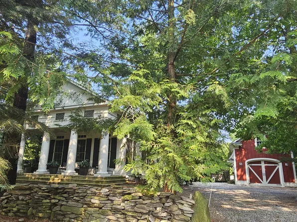 860 Simonson Dr, Saugatuck, MI 49453
