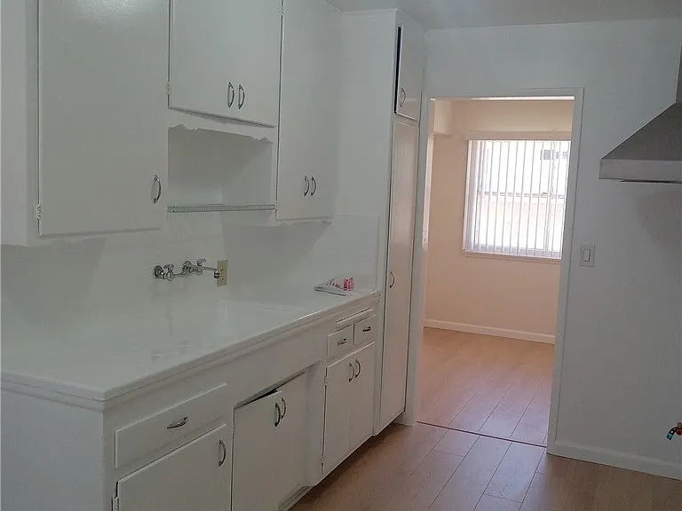 713 S Almansor St — Photo 4