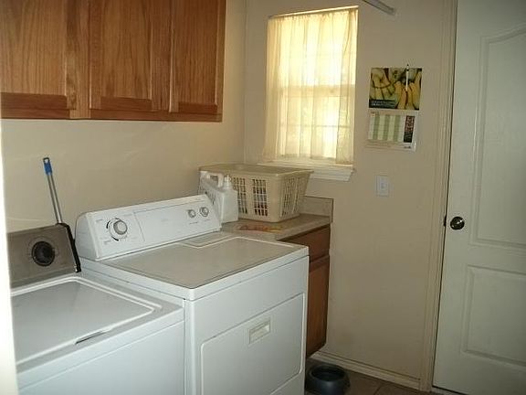 5th image of 106 North Oakwood