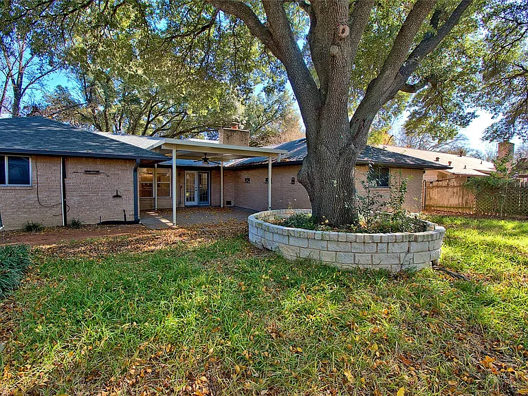 9202 Quail Meadow Dr — Photo 29