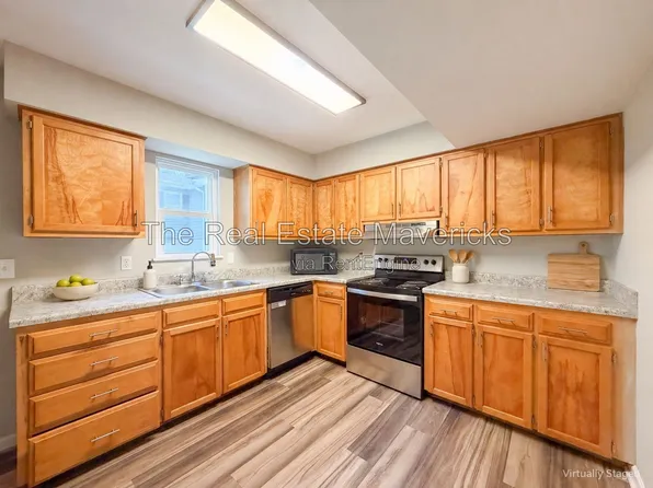 131 Pace Dr #D2, Trenton, GA 30752