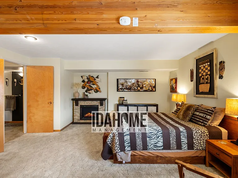 1045 Sagewood Pl — Photo 8