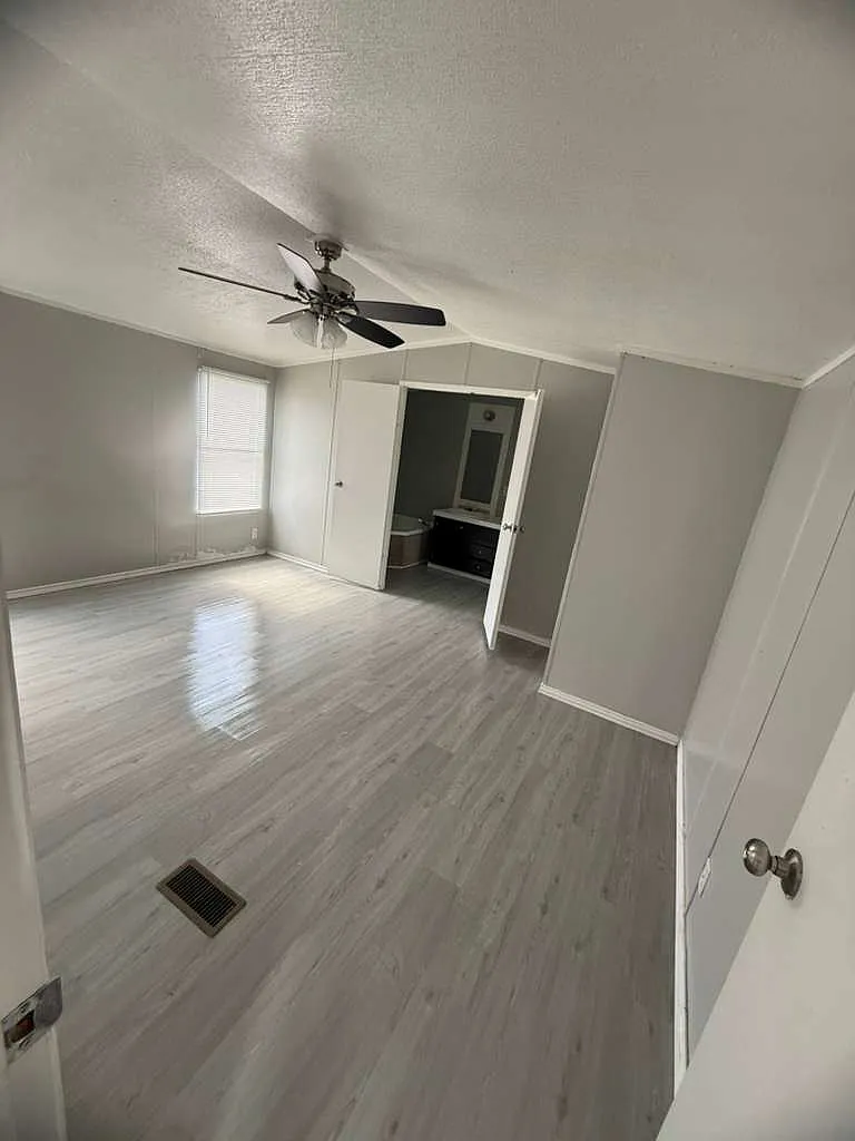 3 bed, 1404 sqft, $1,500 — Photo 3