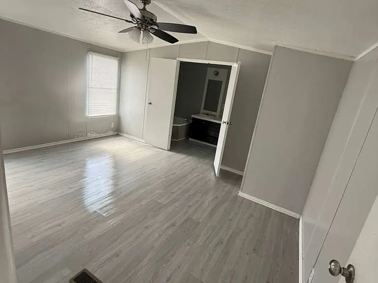1510 Reef Dr — Photo 3