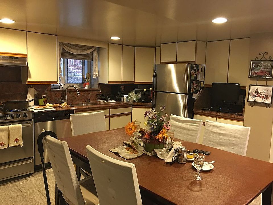 1st image of 44 Bay 20 St #1