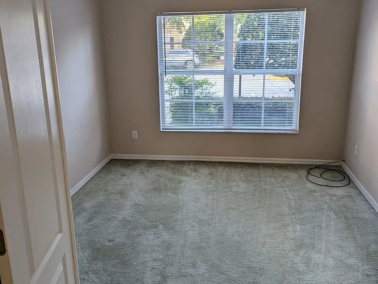 847 Assembly Ct — Photo 9