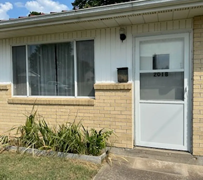 201A-201B W Link Ave