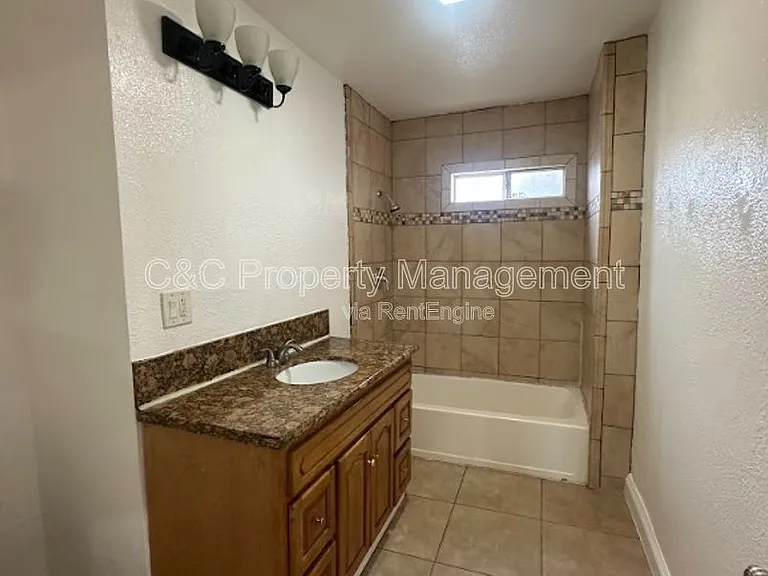 1143 W 91st St — Photo 14