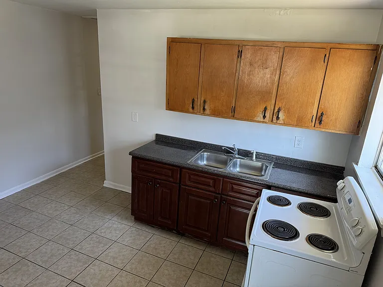 1001 N Hickory St #2 — Photo 3