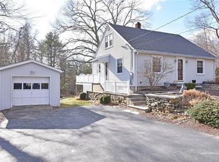 1115 Woonsocket Hill Rd, North Smithfield, RI 02896