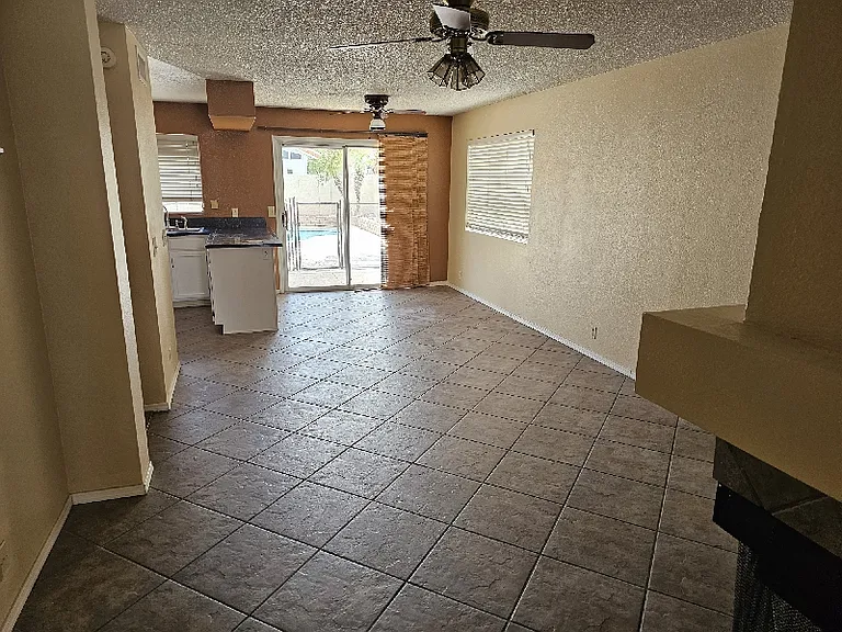 19411 N 77th Ave — Photo 5